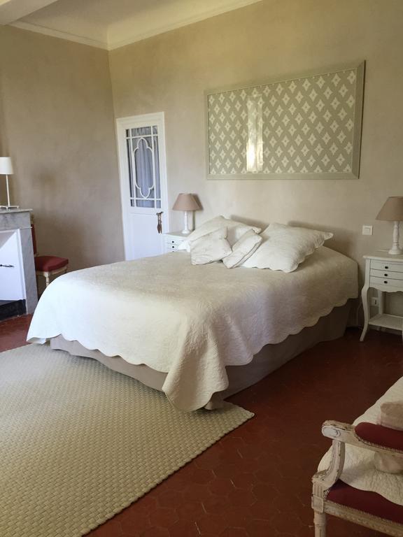 Bed and Breakfast Domaine La Carraire Lauris Exterior foto